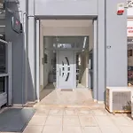Spacious Downtown Two Bedroom Apartment With Private Parking