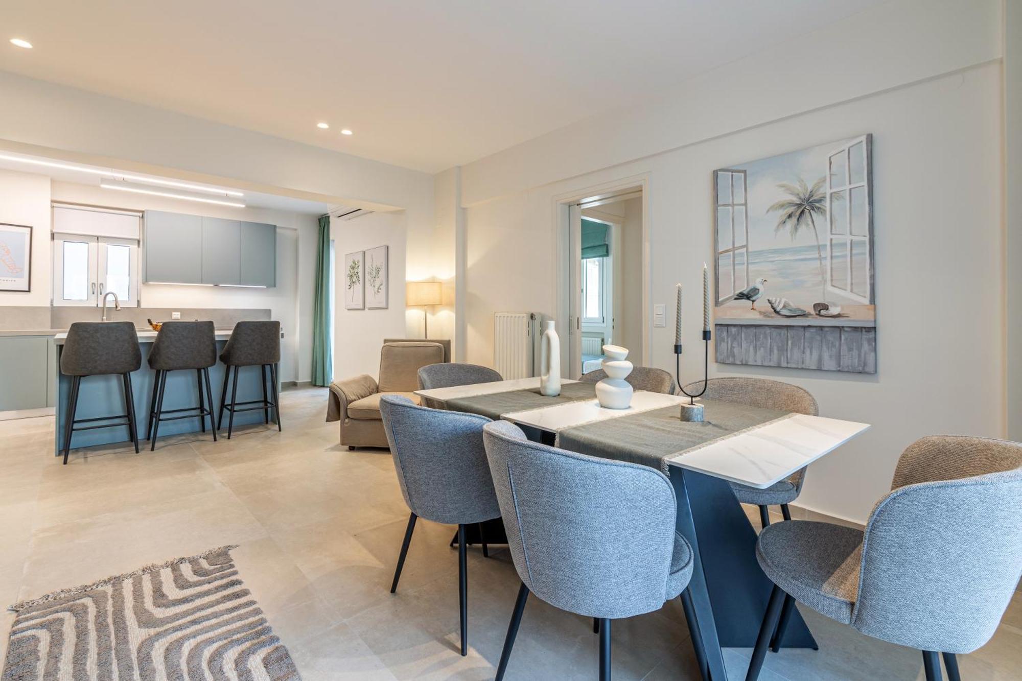 Spacious Downtown Two Bedroom With Private Parking Appartement Héraklion