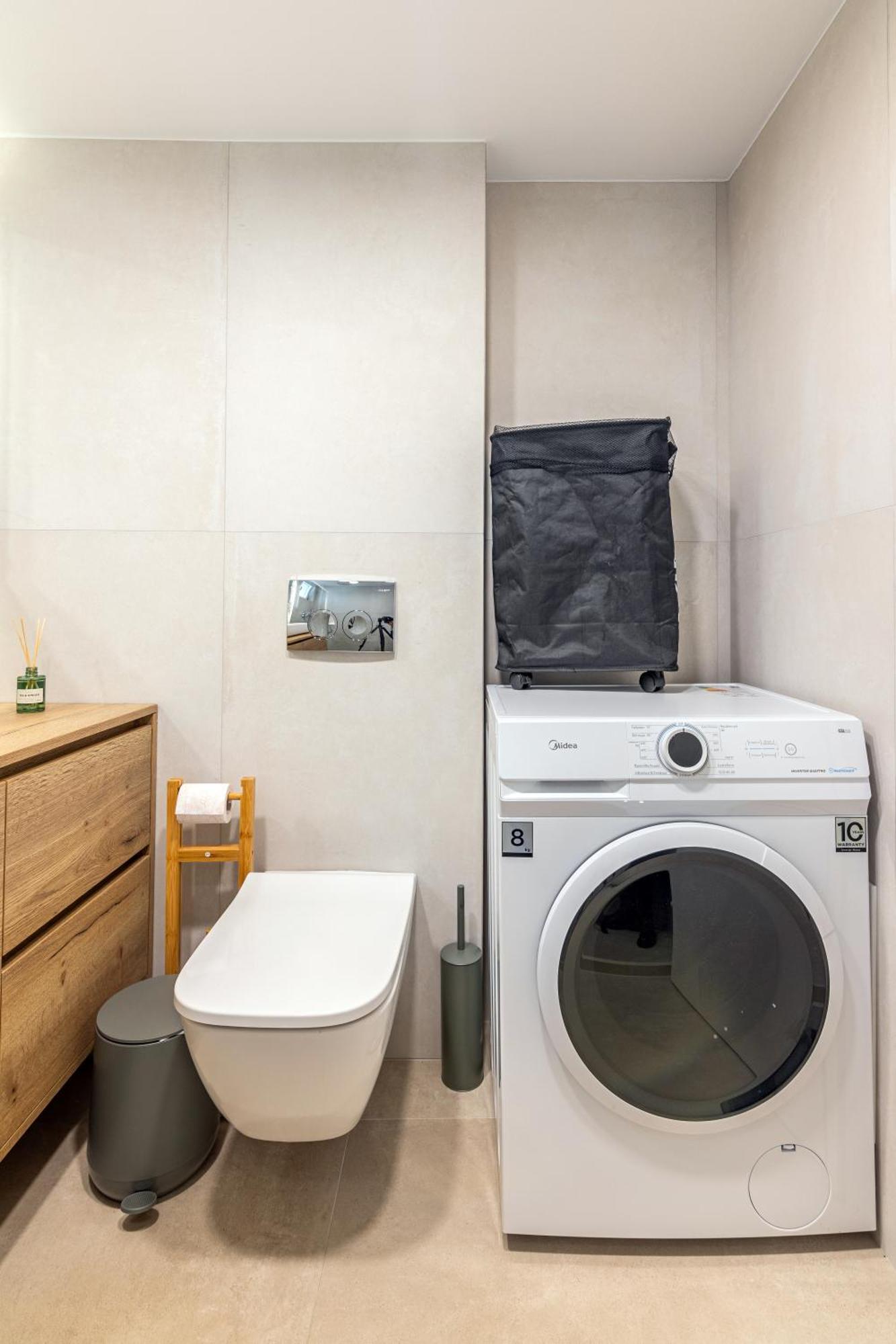 Spacious Downtown Two Bedroom With Private Parking Heraklion (Crete)